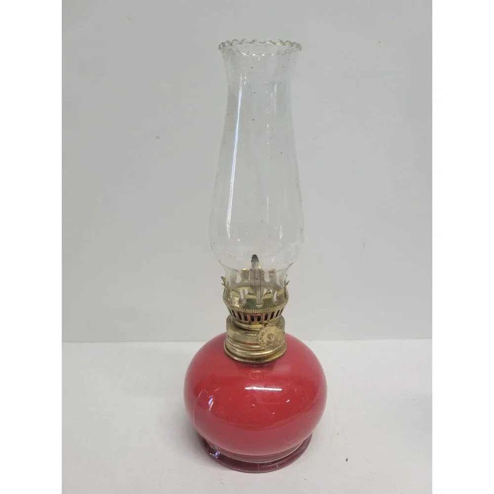 Red LampLight Farms VINTAGE Glass Oil Lamp CHRISTMAS HOLIDAY DECOR‎